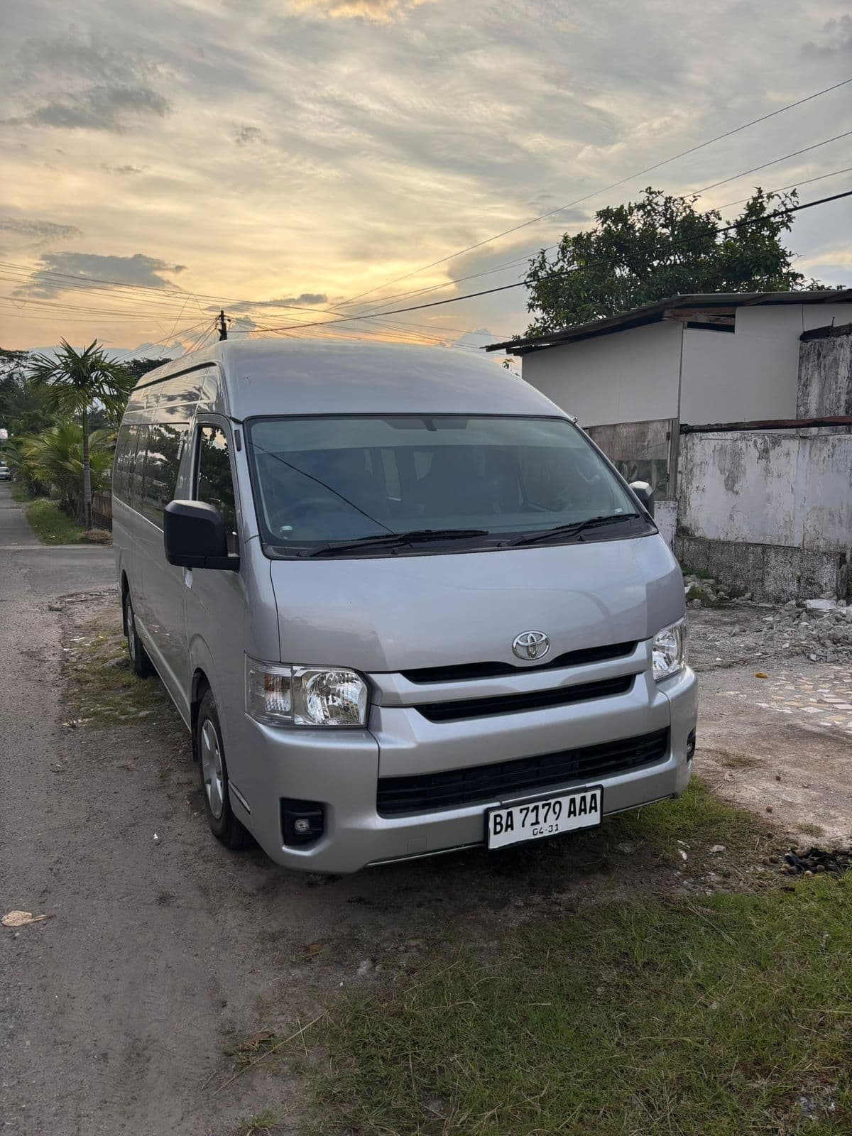 Galeri Rental - Mobil & Pelanggan 19