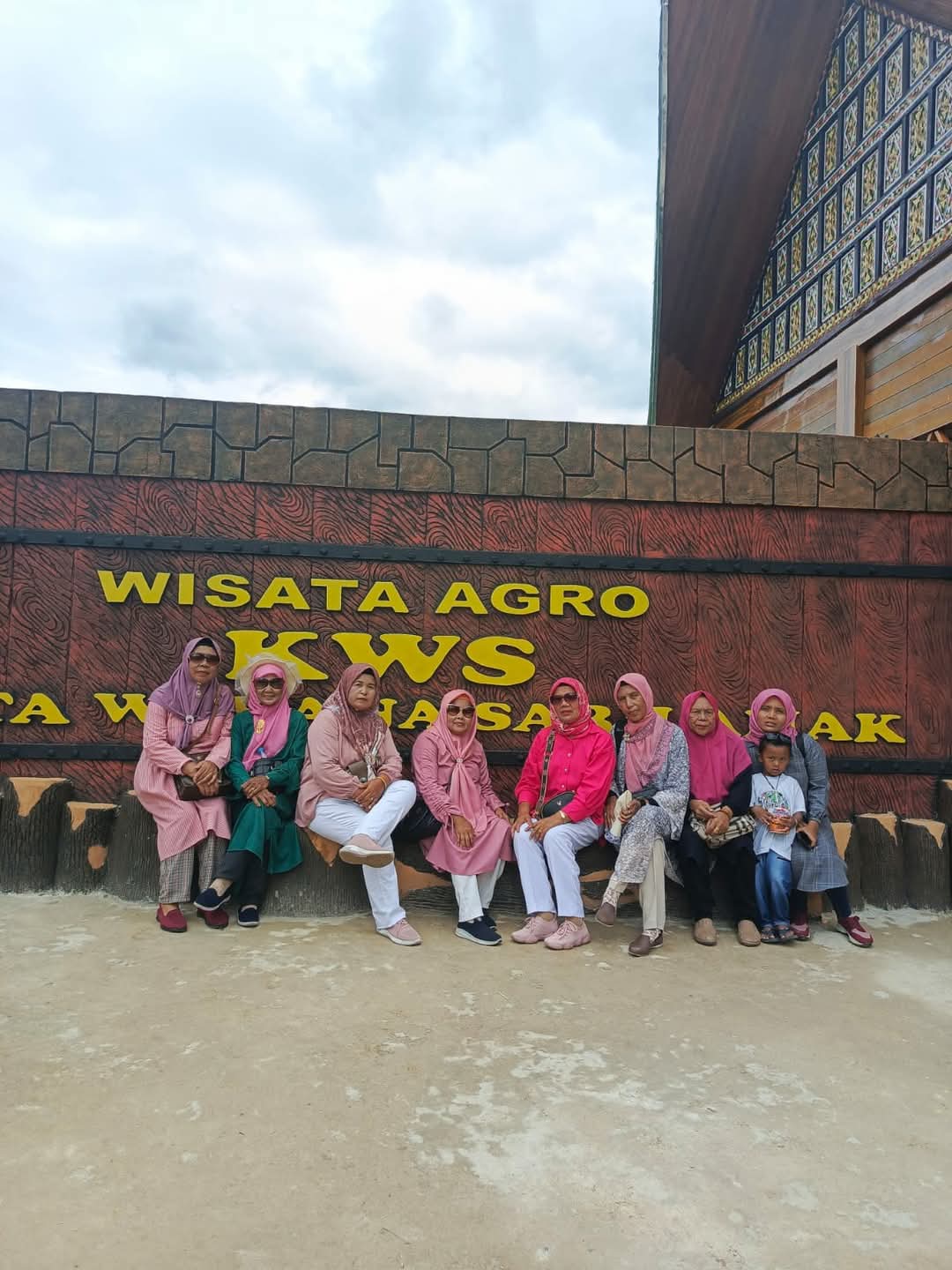 Perjalanan Wisata 9