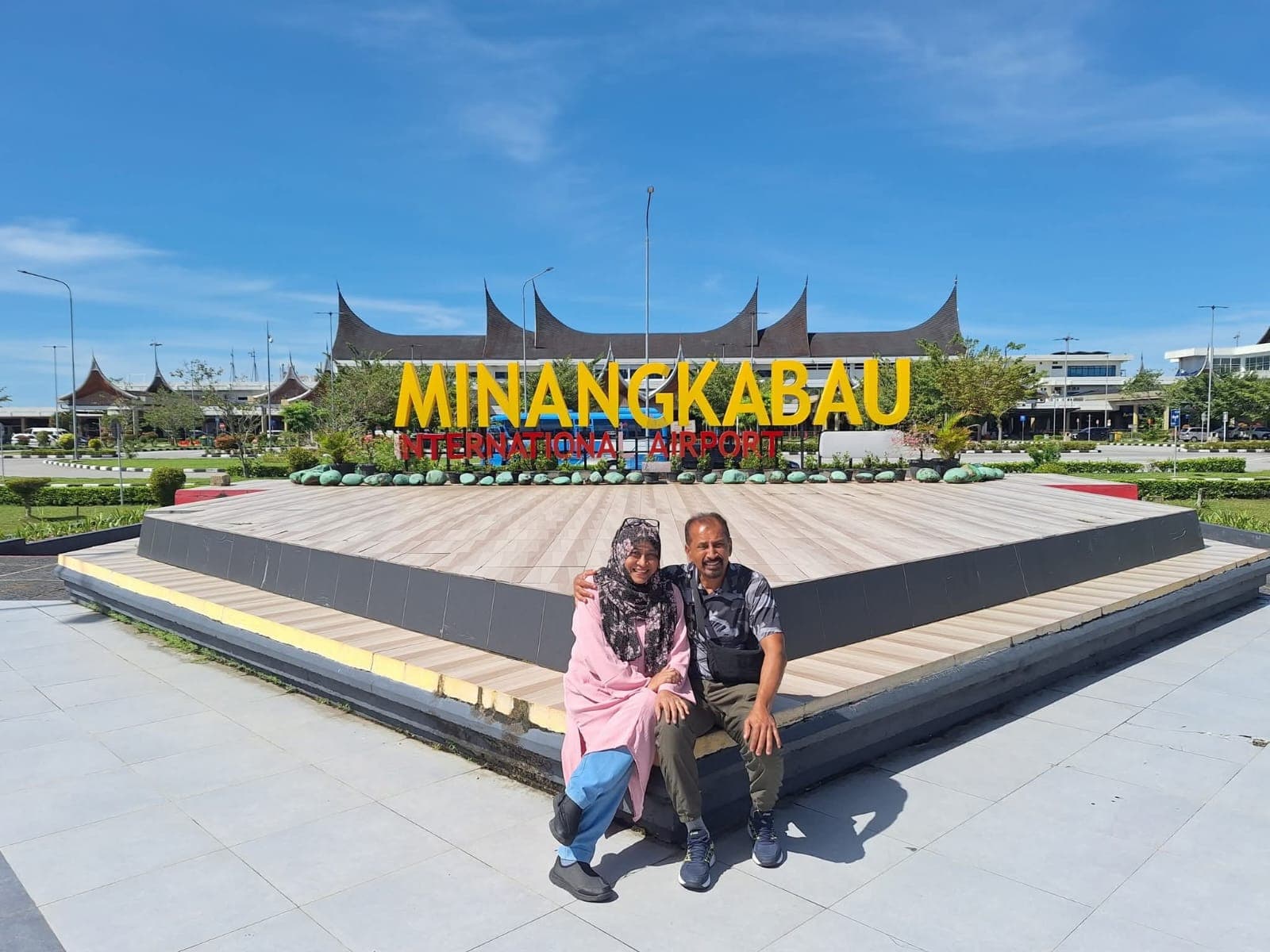 Galeri Rental - Mobil & Pelanggan 4